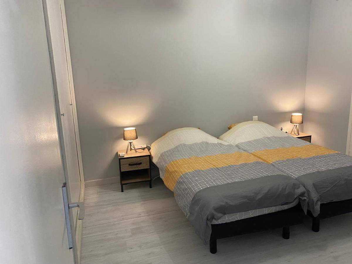 פור-ונדרה Superbe Appartement Climatise Avec Parking Prive מראה חיצוני תמונה